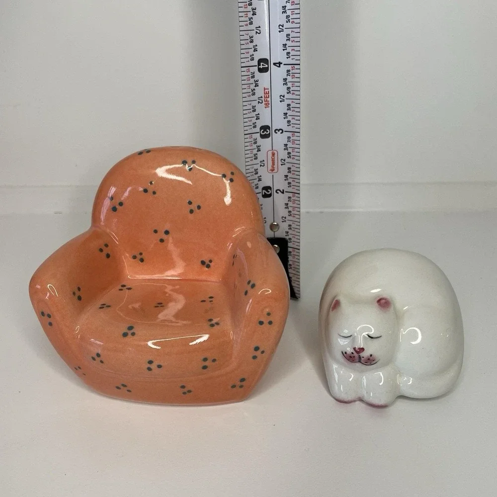 Sleeping White Cat Armchair Ceramic Vintage Salt And Pepper Shaker Clay Art 3